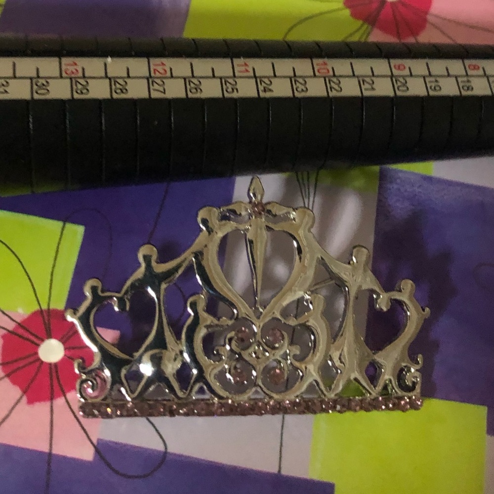 6/25$ Silver Broach Men Holding UP a woman. #Pink Saphh - Picture 2 of 11